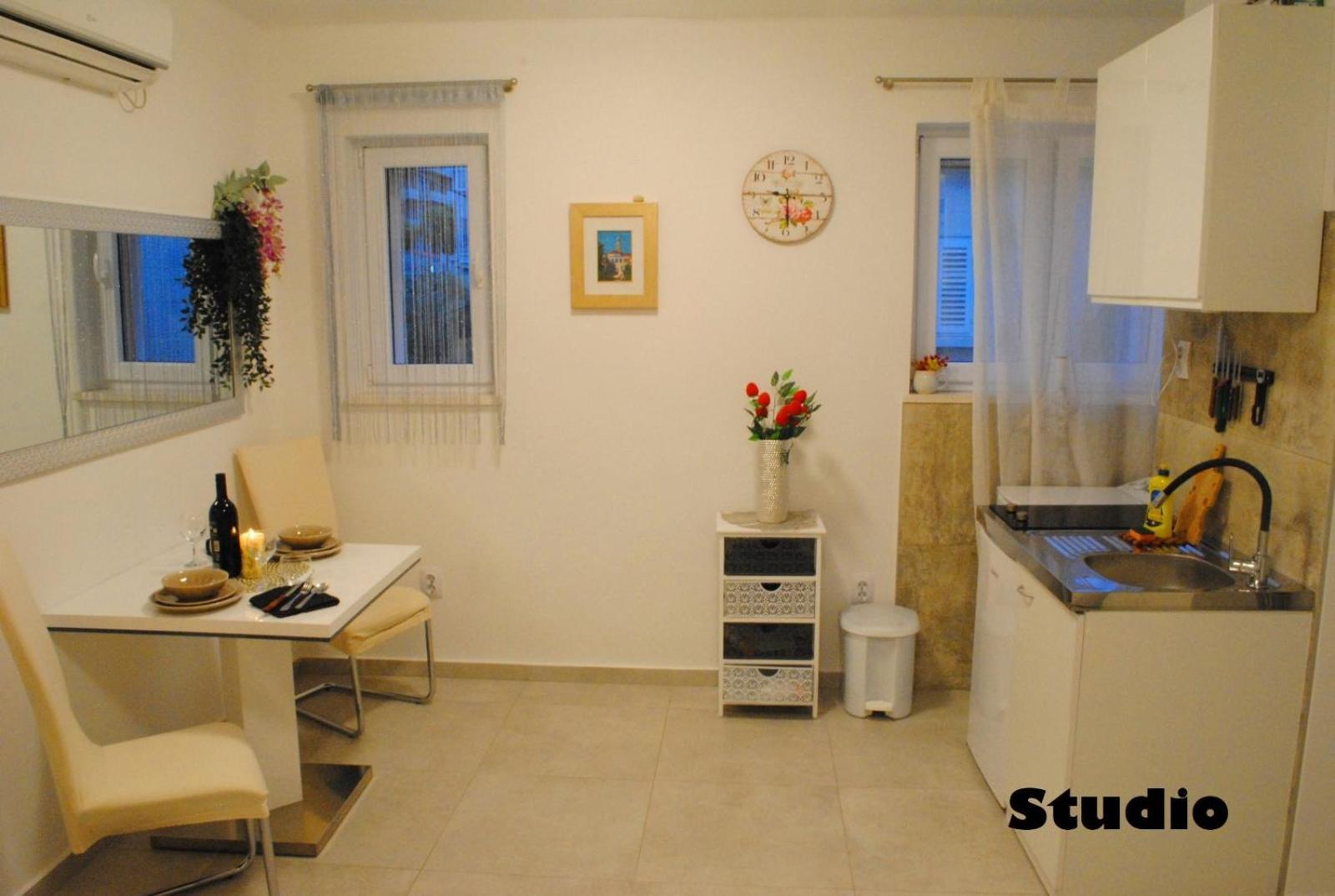 Sunshower Apartment And Studio Split Buitenkant foto