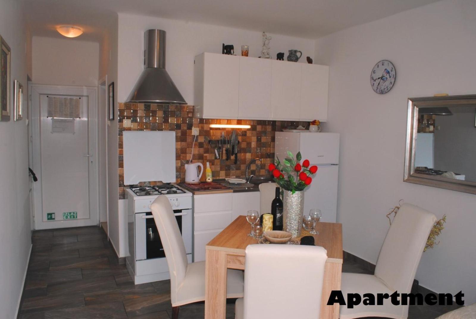 Sunshower Apartment And Studio Split Buitenkant foto